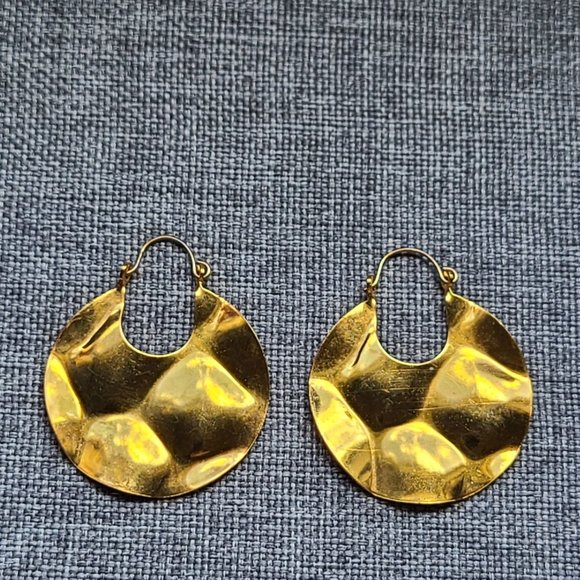 Beautiful gold tone Earrings - Picture 3 of 5
